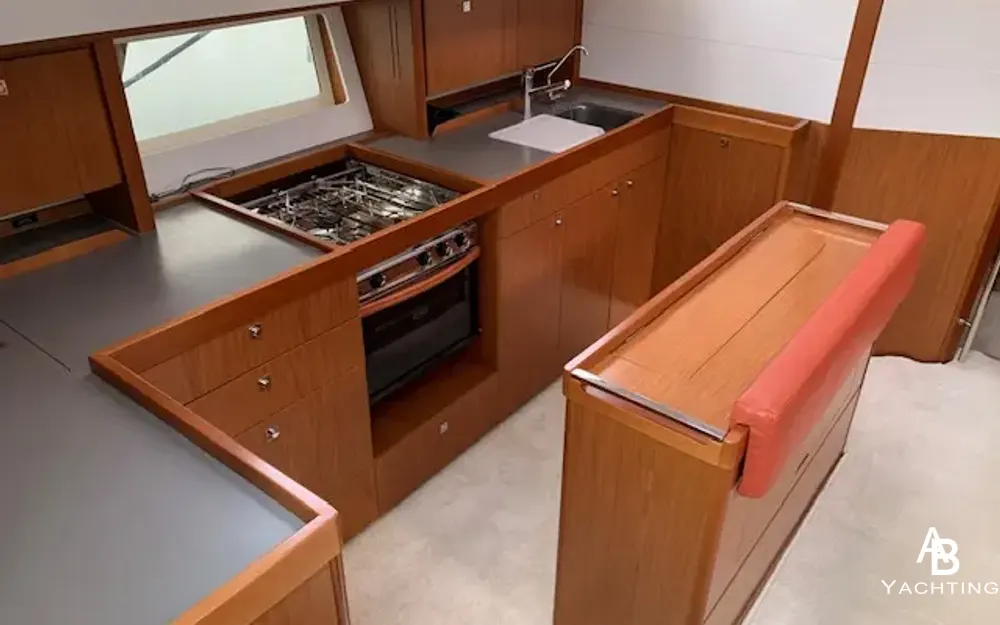 slider 8 Beneteau Sense 46