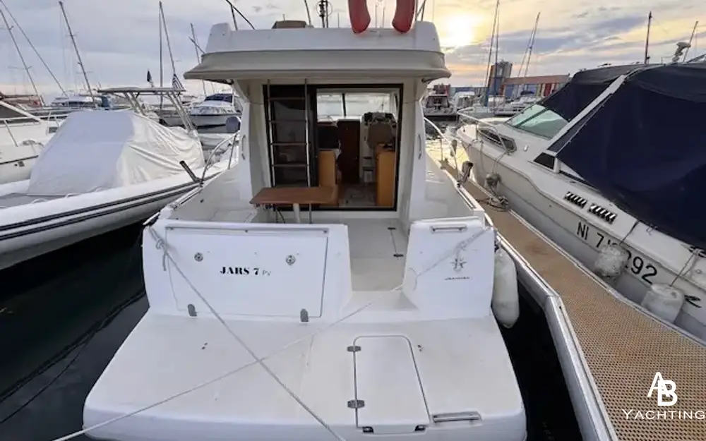 slider 2 Jeanneau Merry Fisher 10