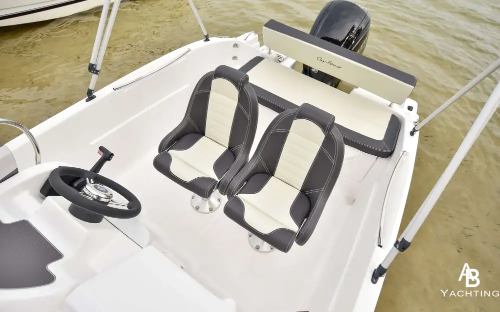 slider 4 B2 Marine Cap Ferret 572 Open