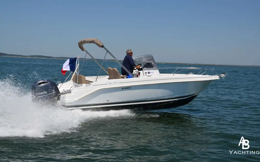 slider 1 B2 Marine Cap Ferret 702 Open