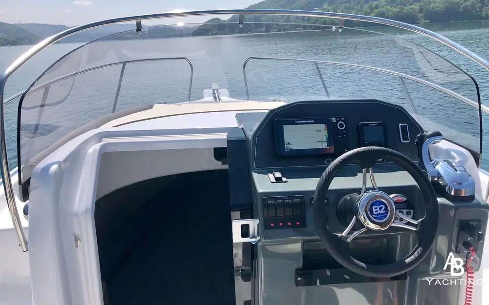 slider 2 B2 Marine Cap Ferret 702