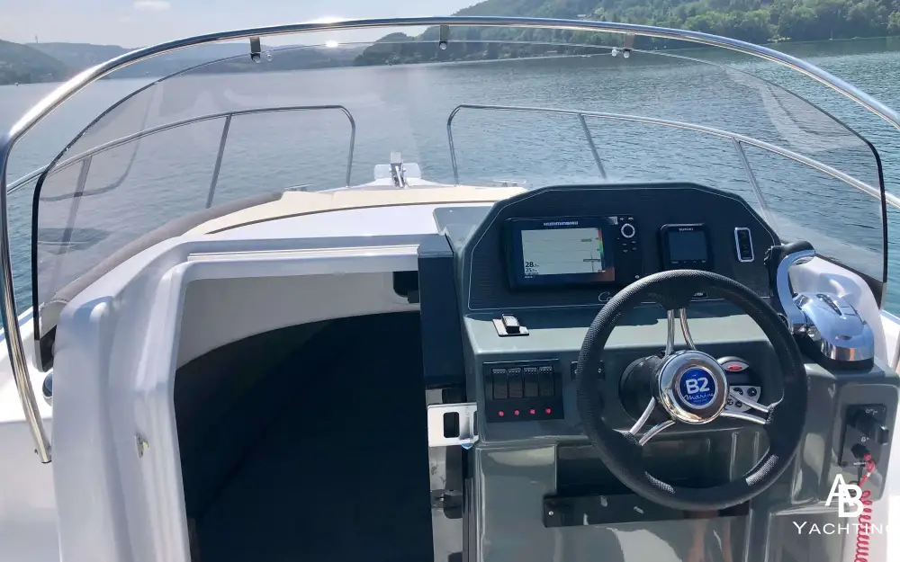 slider 2 B2 Marine Cap Ferret 702 Open