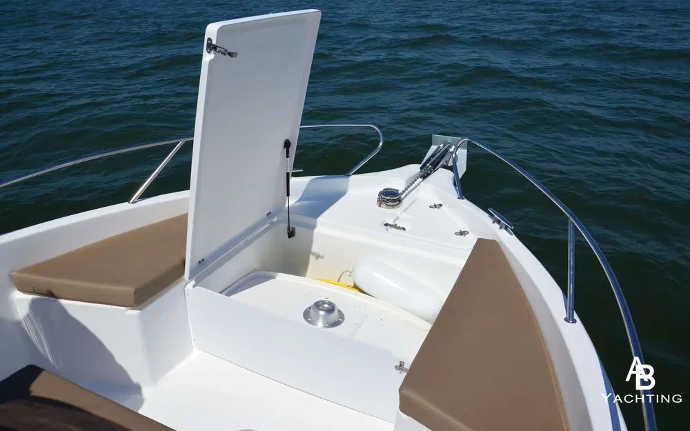 slider 3 B2 Marine Cap Ferret 702