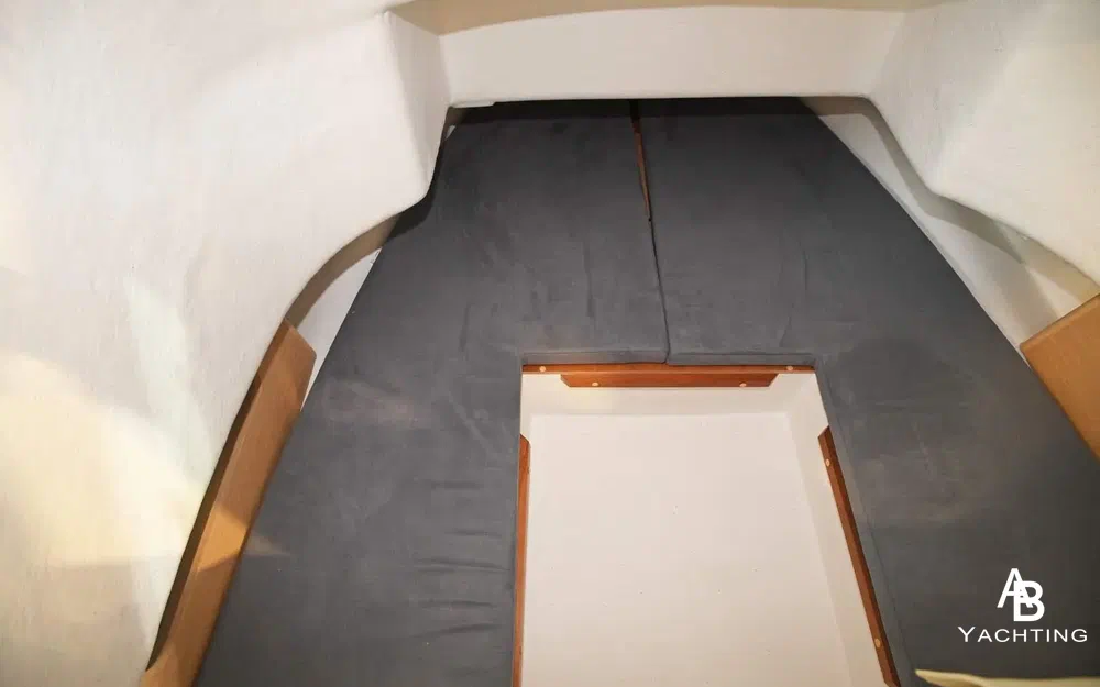 slider 4 B2 Marine Cap Ferret 702