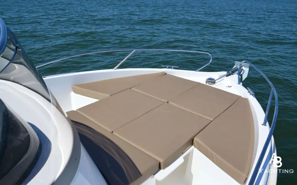 slider 6 B2 Marine Cap Ferret 702