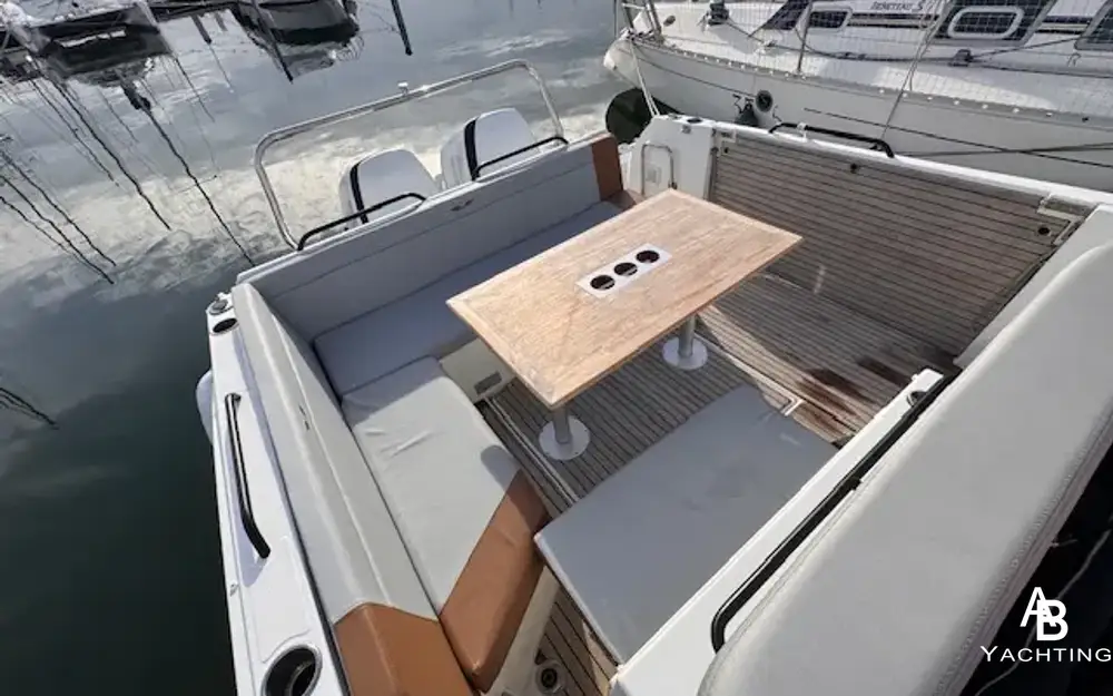 slider 4 Beneteau Flyer 9 Sundeck