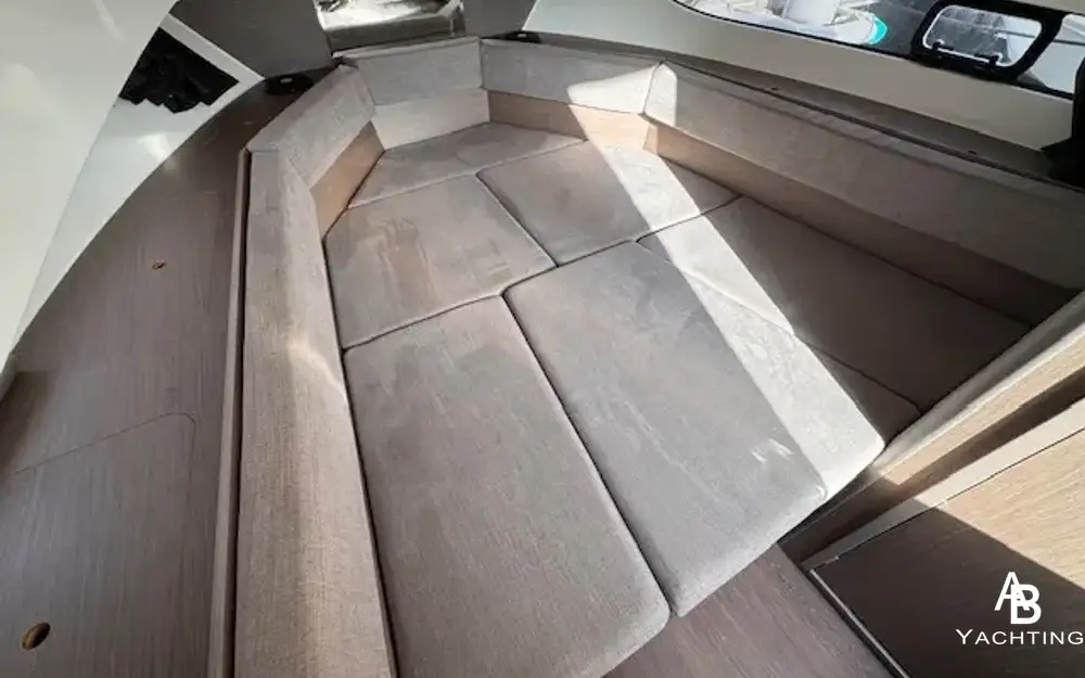 slider 8 Beneteau Flyer 9 Sundeck
