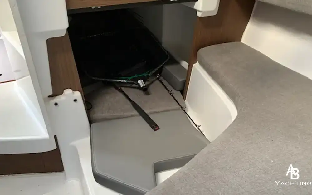 slider 14 Beneteau Antares 8 OB V2