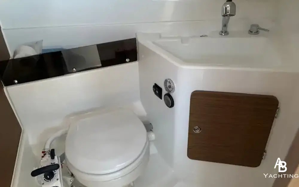 slider 15 Beneteau Antares 8 OB V2