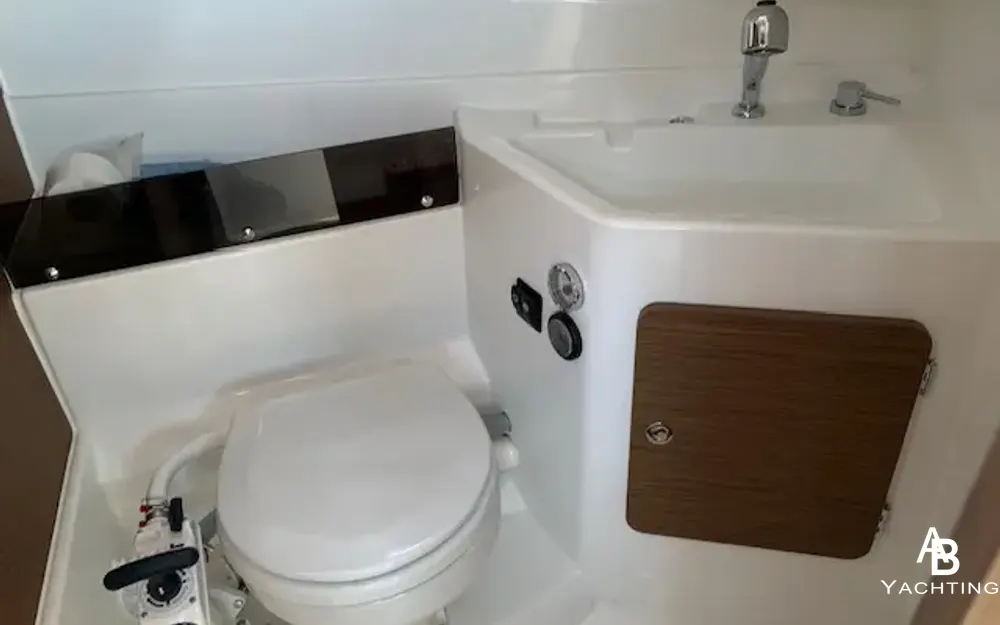 slider 15 Beneteau Antares 8 OB V2 - null