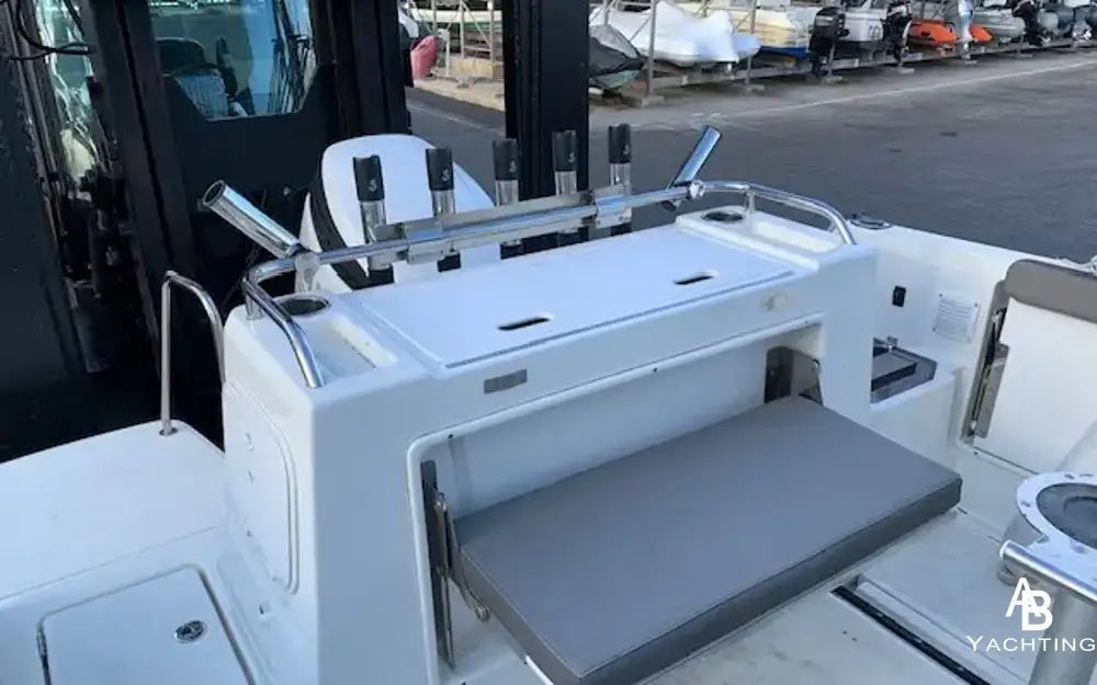 slider 6 Beneteau Antares 8 OB V2