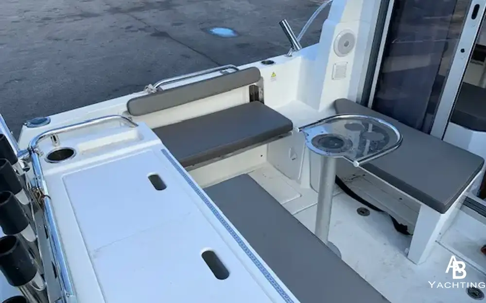 slider 7 Beneteau Antares 8 OB V2