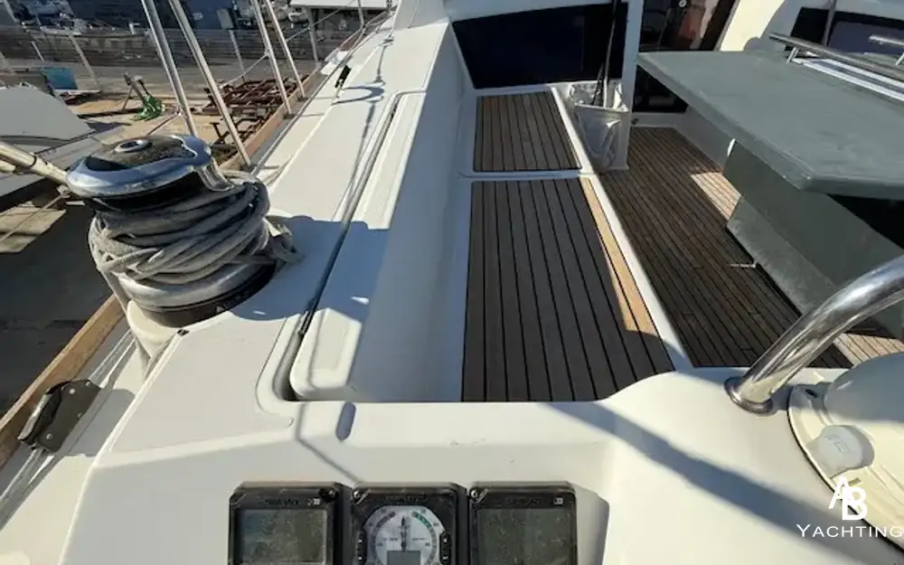 slider 12 Beneteau Oceanis 48