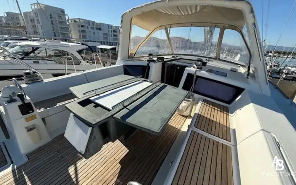 slider 14 Beneteau Oceanis 48