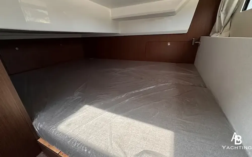slider 12 Beneteau Antares Serie 9