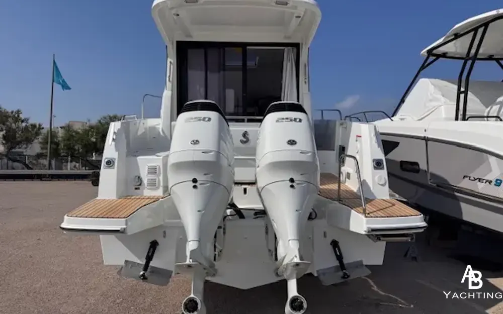 slider 3 Beneteau Antares Serie 9