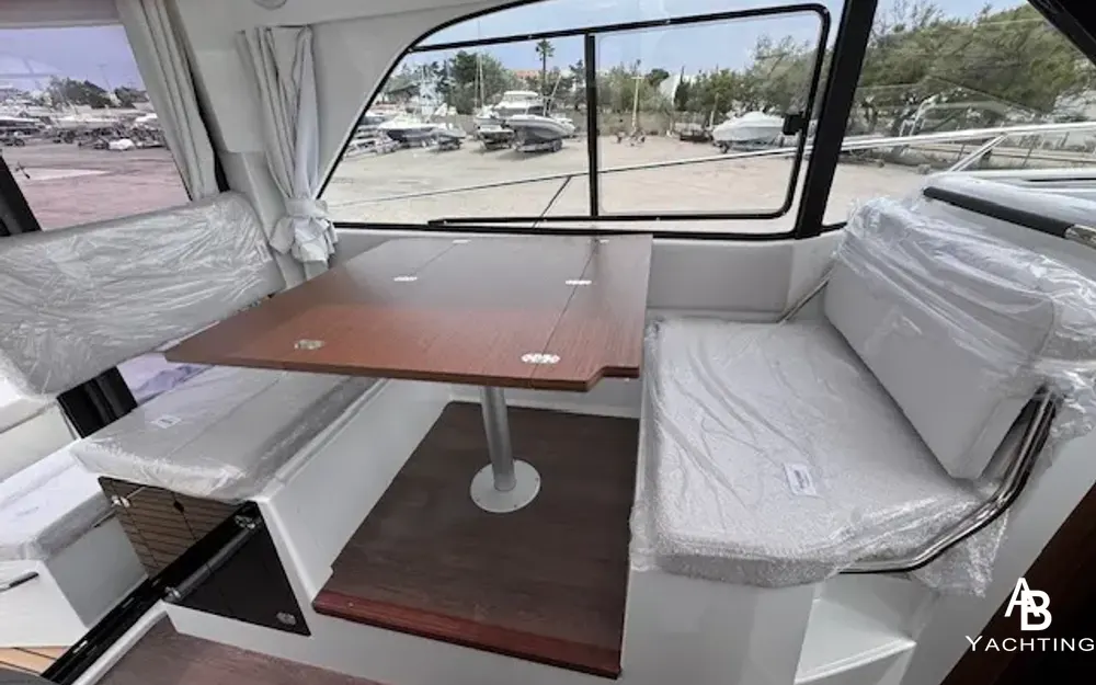 slider 8 Beneteau Antares Serie 9
