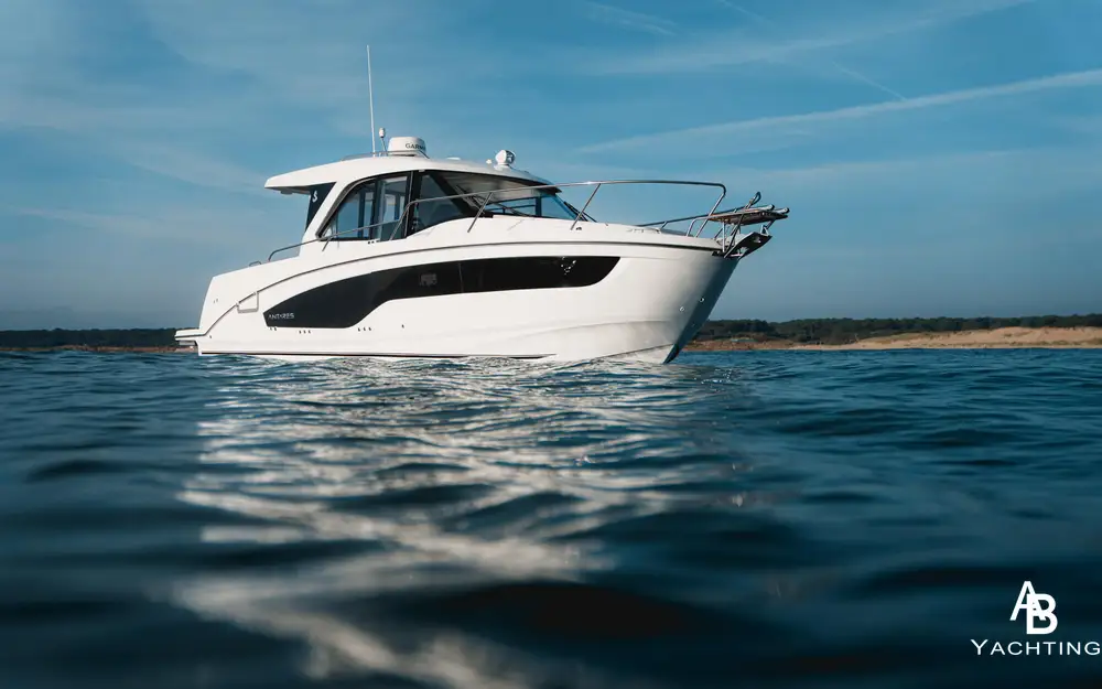 slider 0 Beneteau Antares Serie 9