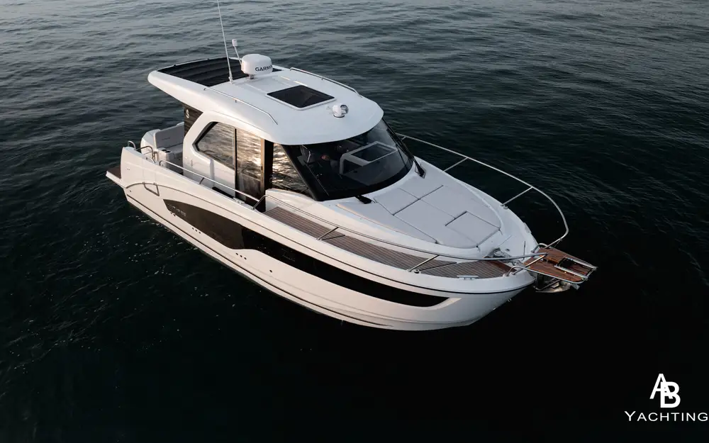 slider 2 Beneteau Antares Serie 9