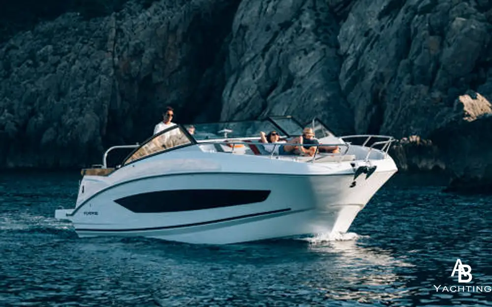 slider 0 Beneteau Flyer 10