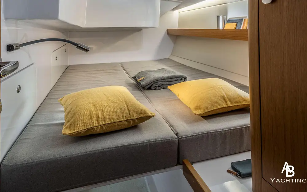slider 1 Beneteau First 36
