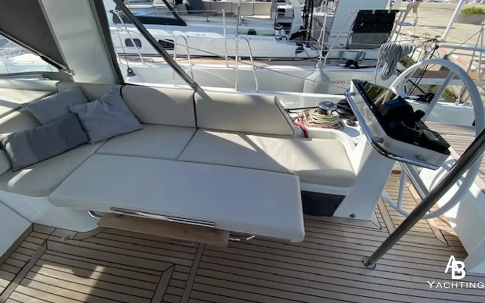 slider 9 Beneteau Oceanis 54