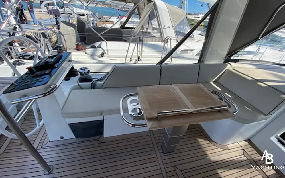 slider 8 Beneteau Oceanis 54
