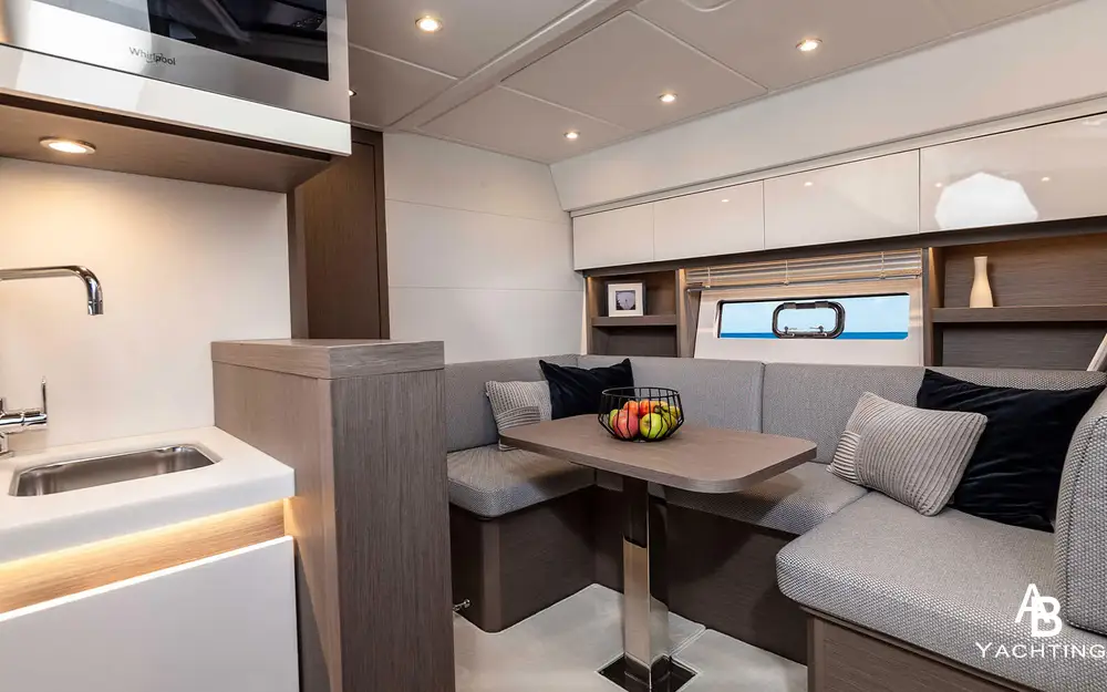 slider 1 Beneteau Gran Turismo 45
