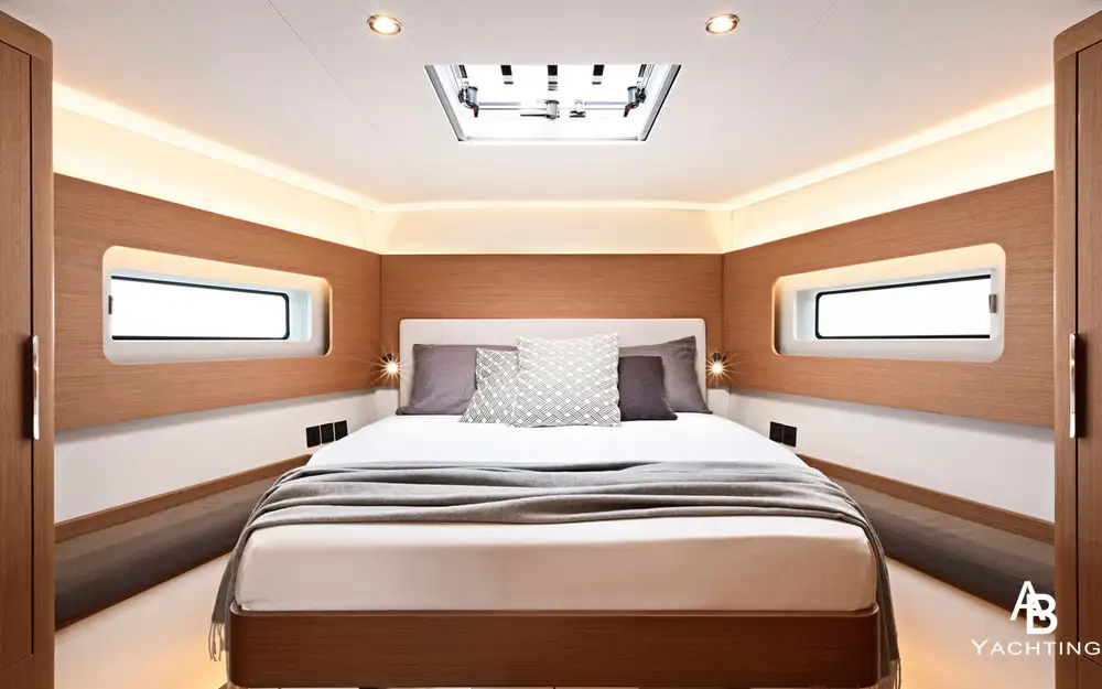 slider 3 Beneteau First Yacht 53