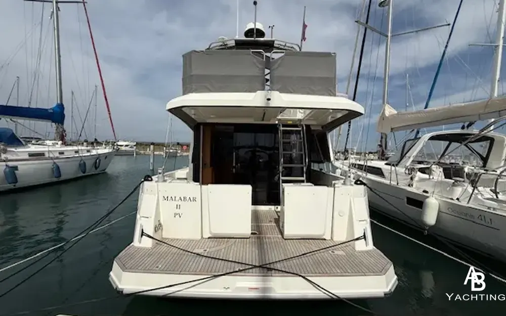 slider 1 Beneteau Swift Trawler 35