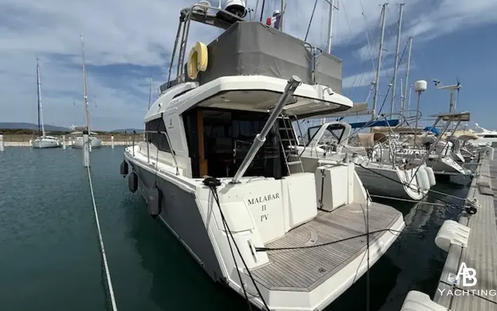 slider 2 Beneteau Swift Trawler 35