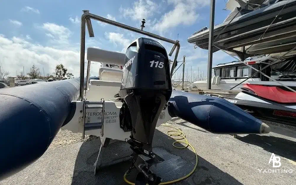 slider 9 Sting Ray Marine Centaure 5.8