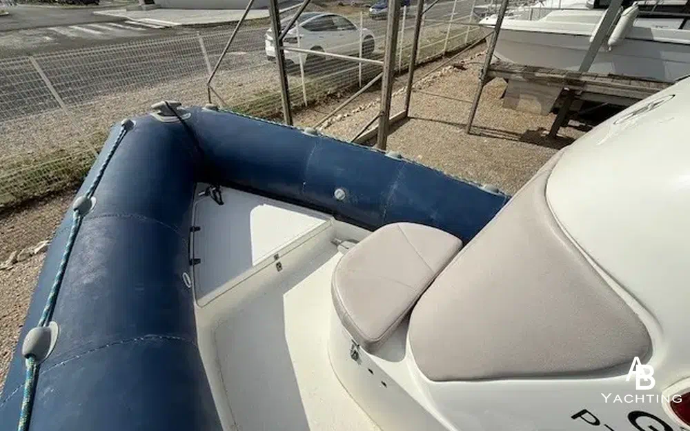 slider 11 Sting Ray Marine Centaure 5.8