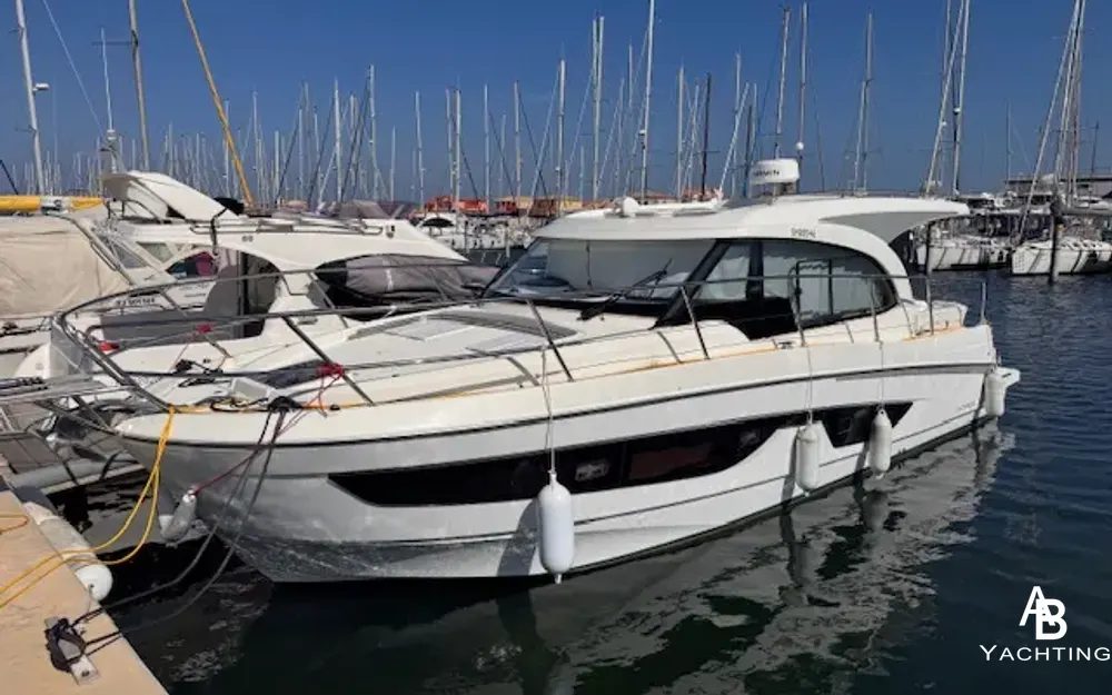 slider 0 Beneteau Antares 11 OB