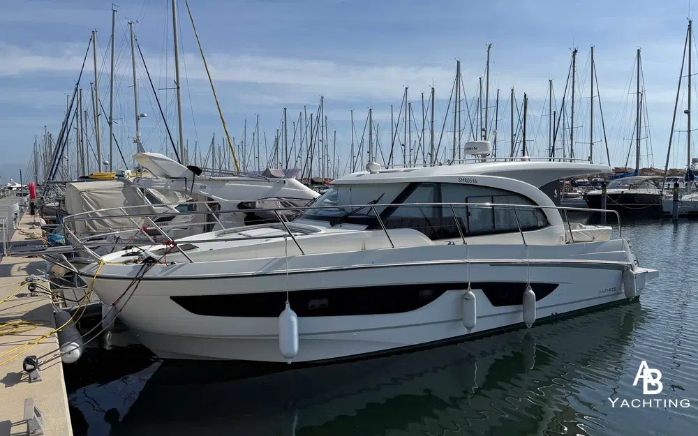 slider 9 Beneteau Antares 11