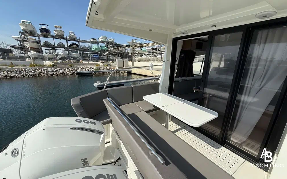 slider 13 Beneteau Antares 11