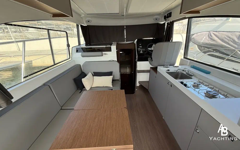 slider 14 Beneteau Antares 11
