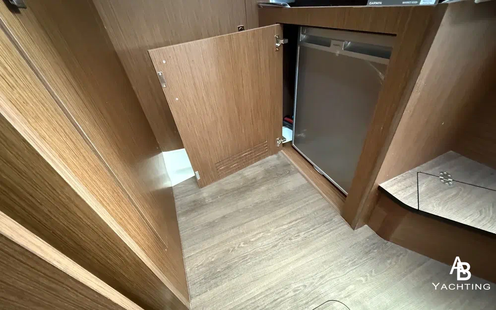 slider 18 Beneteau Antares 11