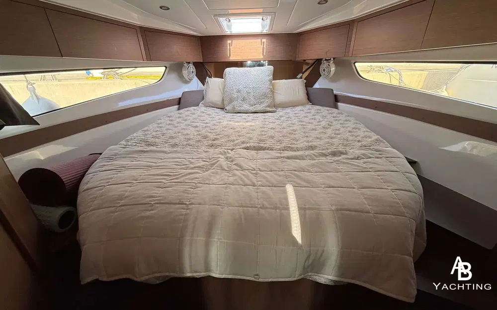 slider 19 Beneteau Antares 11