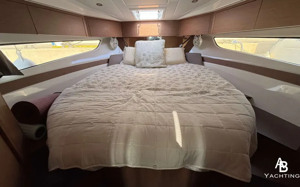 slider 19 Beneteau Antares 11 OB