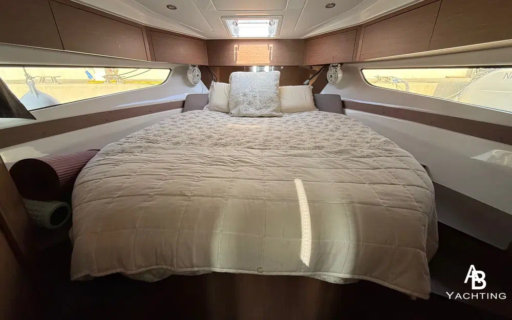 slider 2 Beneteau Antares 11