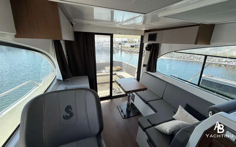 slider 5 Beneteau Antares 11