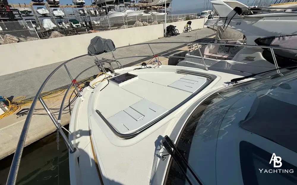 slider 7 Beneteau Antares 11