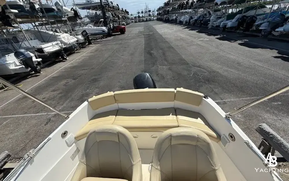 slider 9 Beneteau Flyer 550 Open