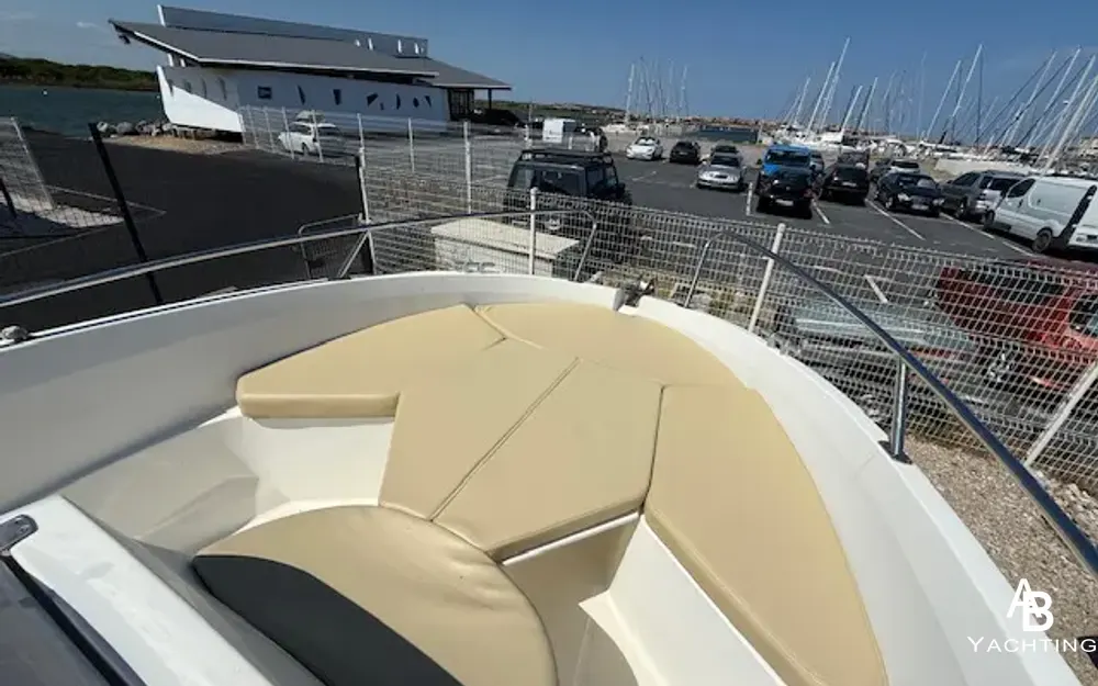 slider 8 Beneteau Flyer 550 Open