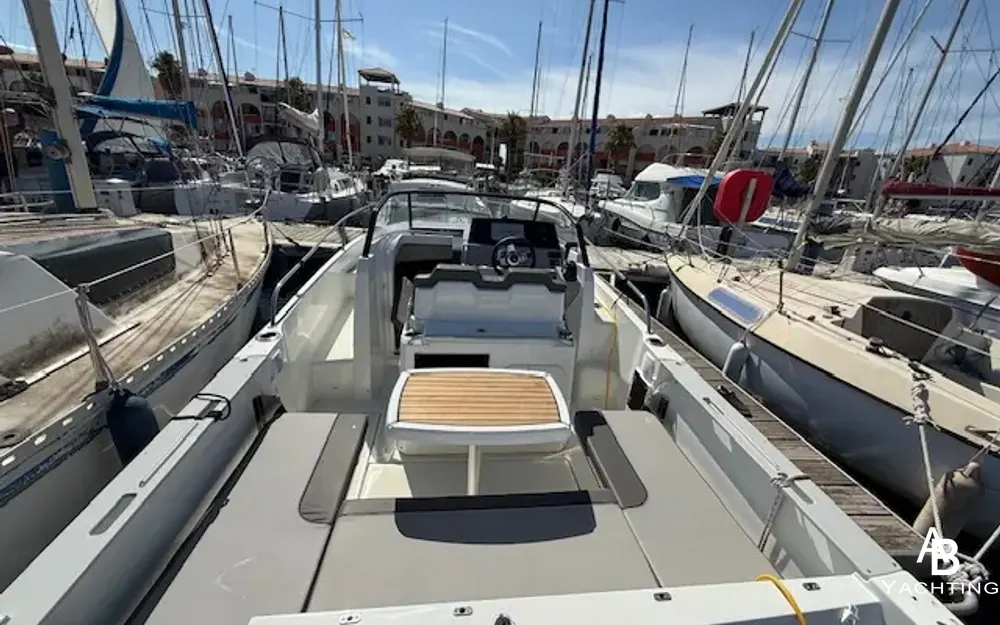 slider 5 Jeanneau Cap Camarat 7.5 WA Serie 3