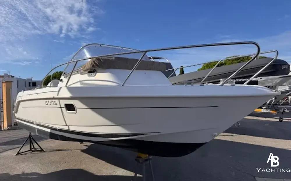 slider 0 B2 Marine Cap Ferret 652Cabin Cruiser