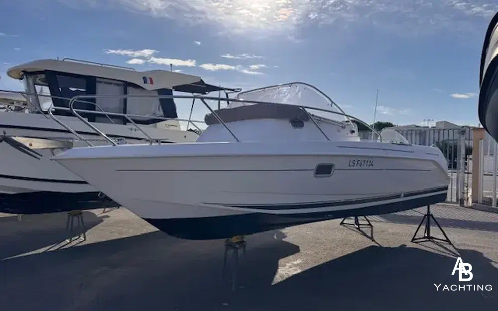 slider 1 B2 Marine Cap Ferret 652