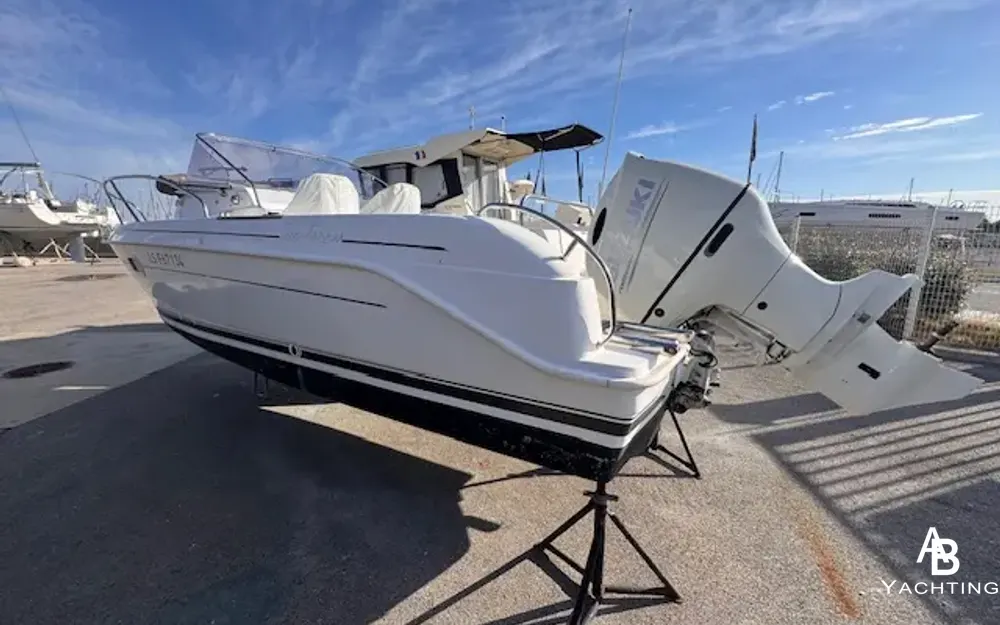 slider 2 B2 Marine Cap Ferret 652Cabin Cruiser
