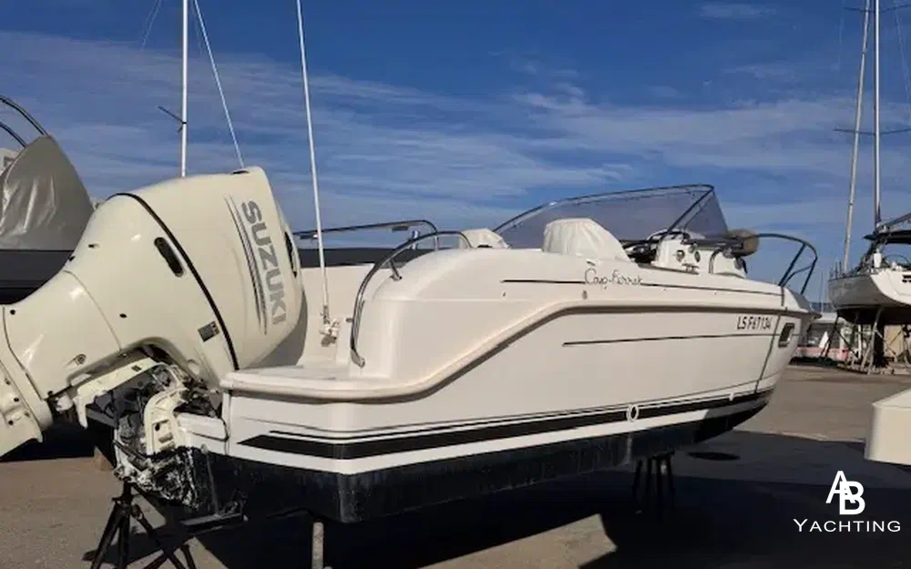 slider 3 B2 Marine Cap Ferret 652